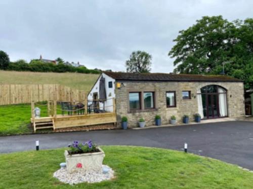 Foulridge House | Whitemoor View Lodge