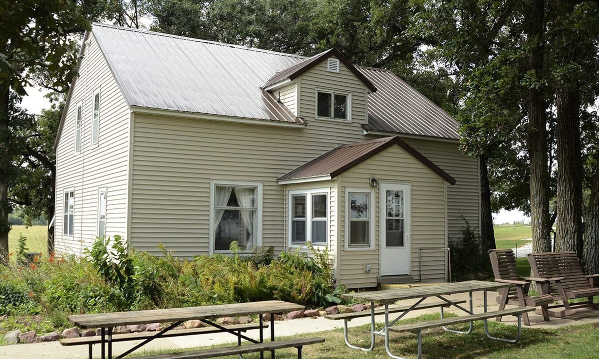 Coon Rapids House | Whiterock Conservancy - Oakridge Farmhouse