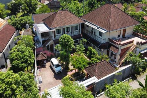 Senggigi House | Whiterose Guesthouse