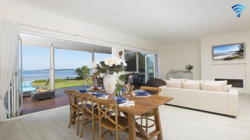 Pindimar House | Whitesands of Pindimar