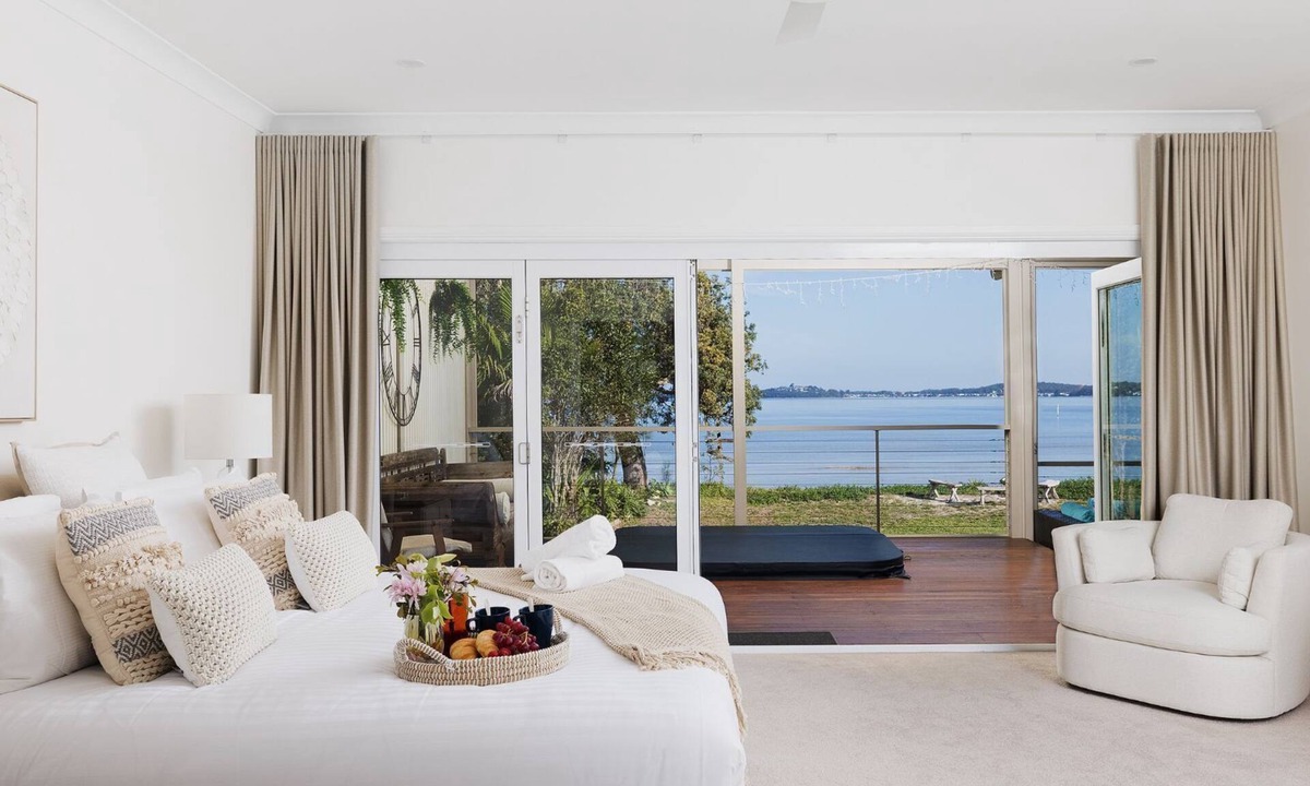 Pindimar House | Whitesands of Pindimar