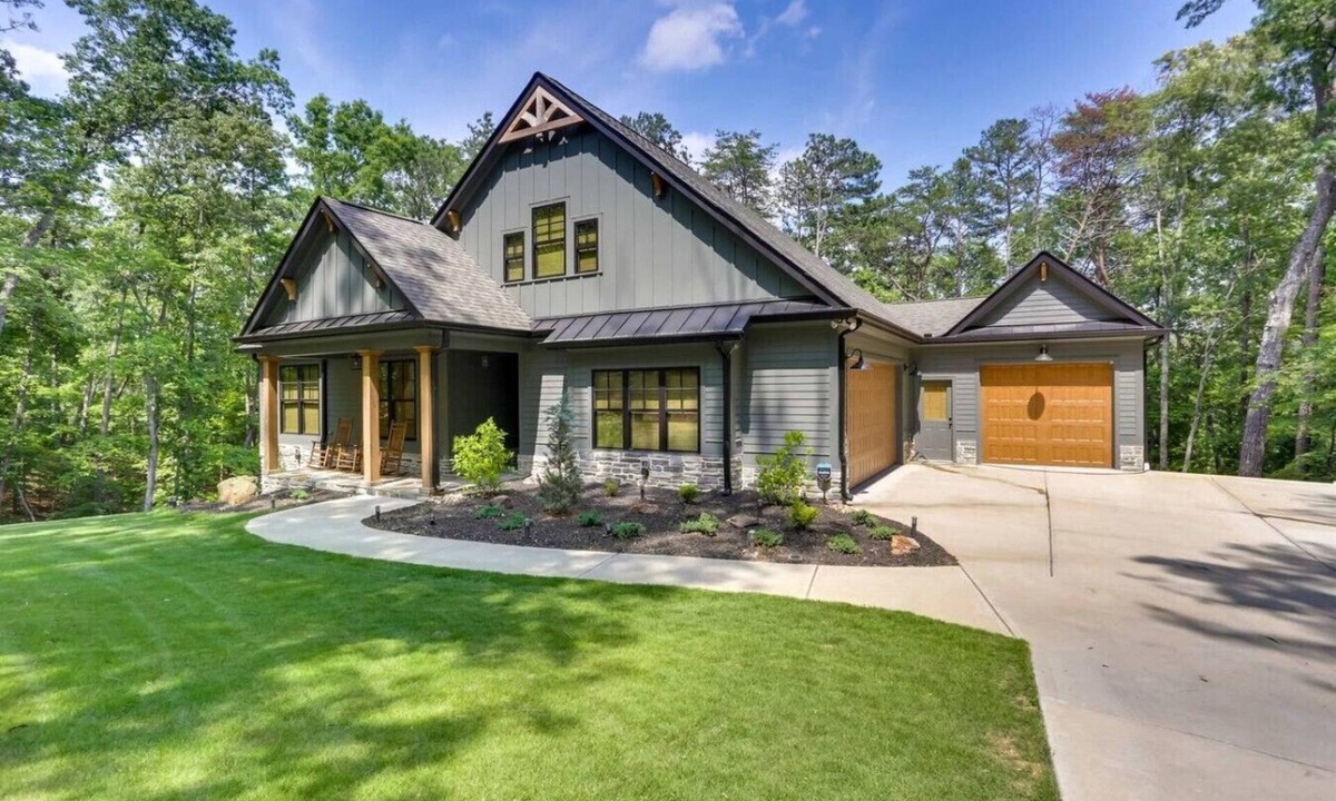Waleska House | Whitetail Hideaway: Hot Tub, Game Room & More!