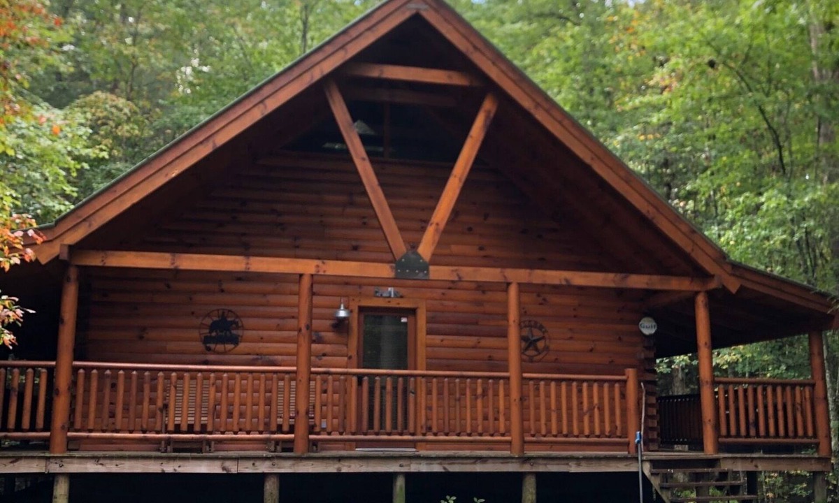 Oneida Cabin | Whitetail Hollow- 2 bedroom 1 bath
