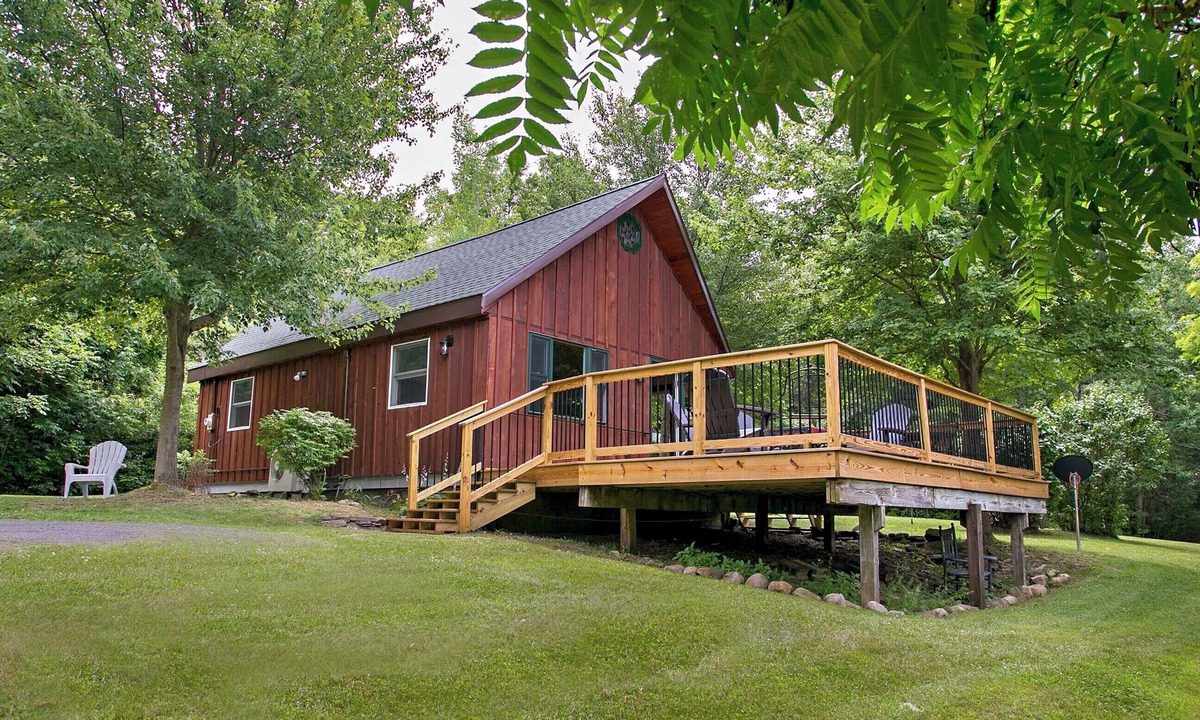 Town of Jerusalem Cabin | Whitetail Pines Cabin