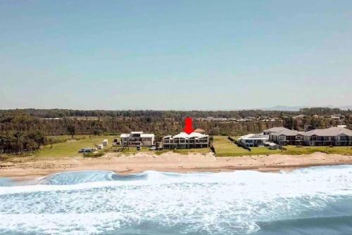 Old Bar House | Whitewater Beach House