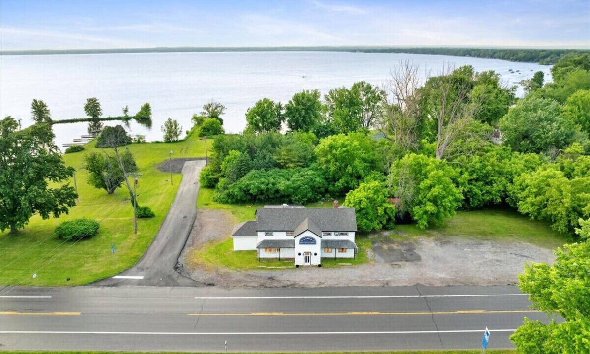South Bay House | "Whitewater-The Genoa" on Oneida Lake/Sleeps 8!