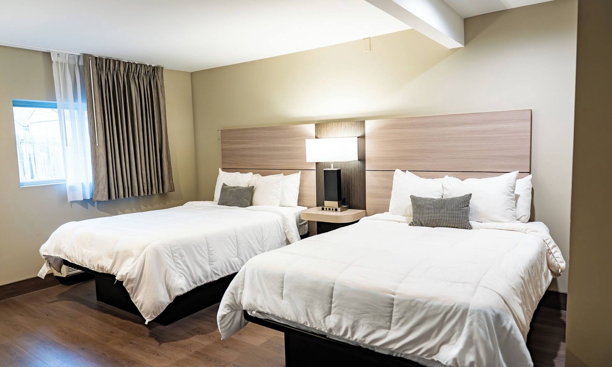 Huntington Station Hotel | Whitman Motor Lodge