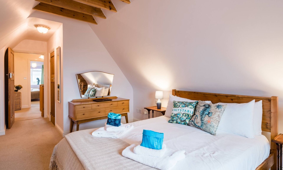 Swalecliffe House | Whitstable's Beachcombers, sleeps 10, Dog friendly