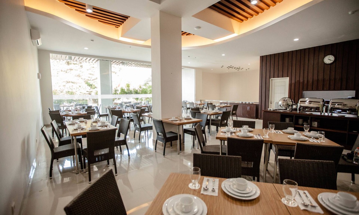 Makassar Hotel | Whiz Prime Sudirman Makassar