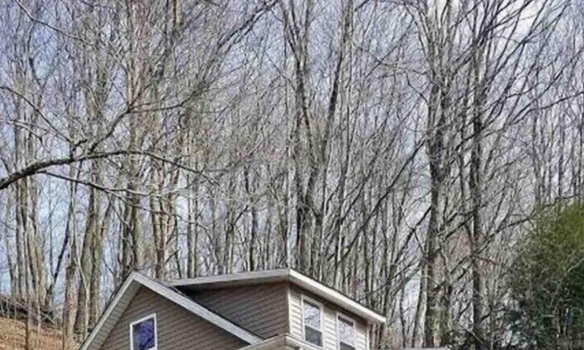 Ligonier House | Whole house! Comfortable 3 bed, 2 bath fully remodeled