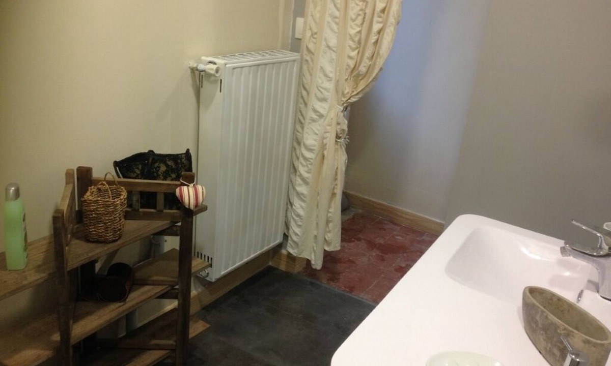 Caudry House | Whole house in town, pets welcome