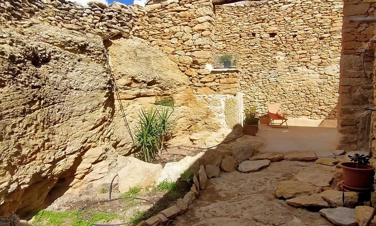 Fornoles House | Whole house - La Roca 0.00
