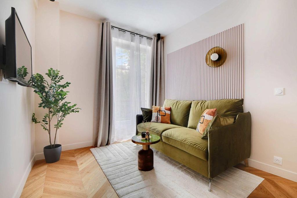 Quartier de Javel Apartment | Whole house near the Eiffel Tower