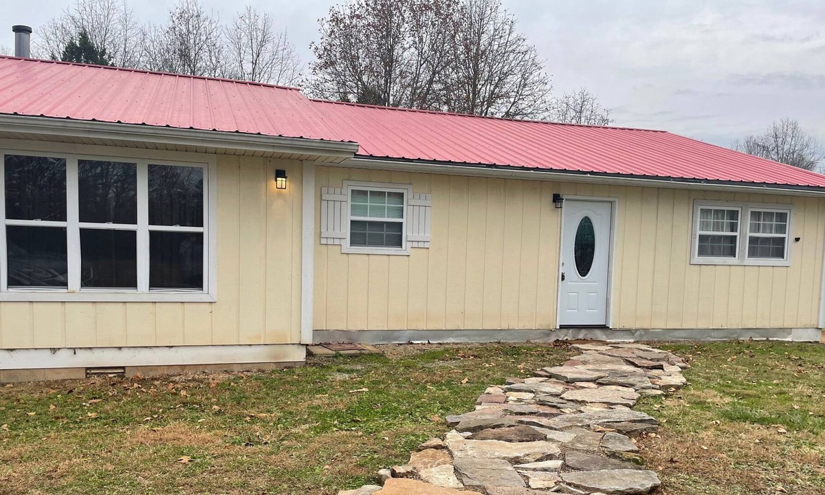Bruno House | Whole House on 20 Acres near Buffalo River