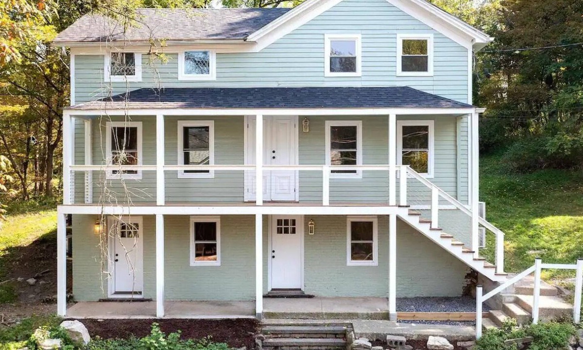 Mount Marion House | Whole Modern House on Trestle Trail