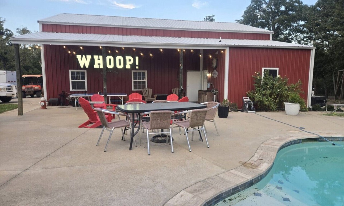 Wellborn House | Whoop! Barndo with Pool access