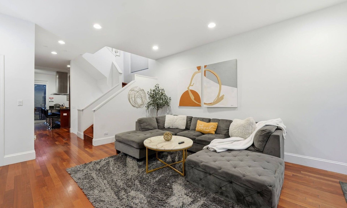 Wicker Park House | Wicker Park 4BD Home: Parking, Theater, & Rooftop