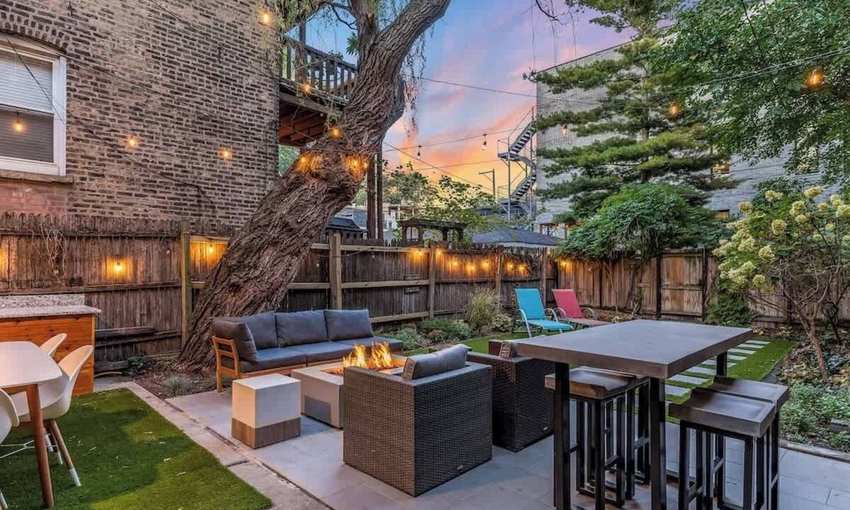 West Town House | Wicker Park Entire House, Private Yard and Parking