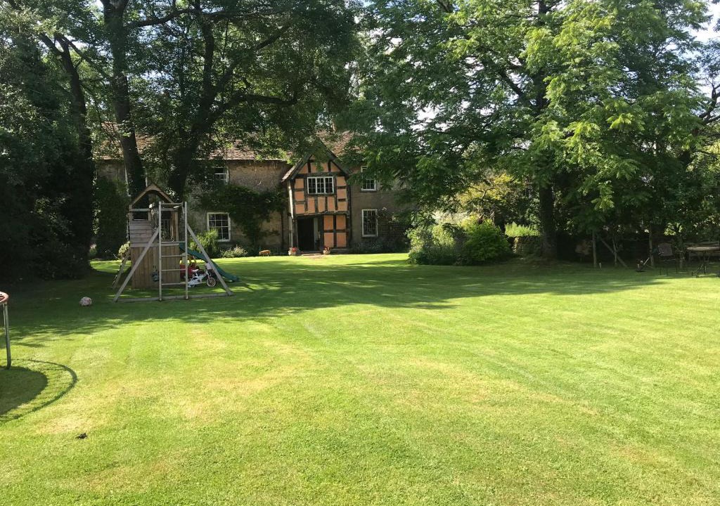 Leominster Bed & Breakfast | Wickton Court