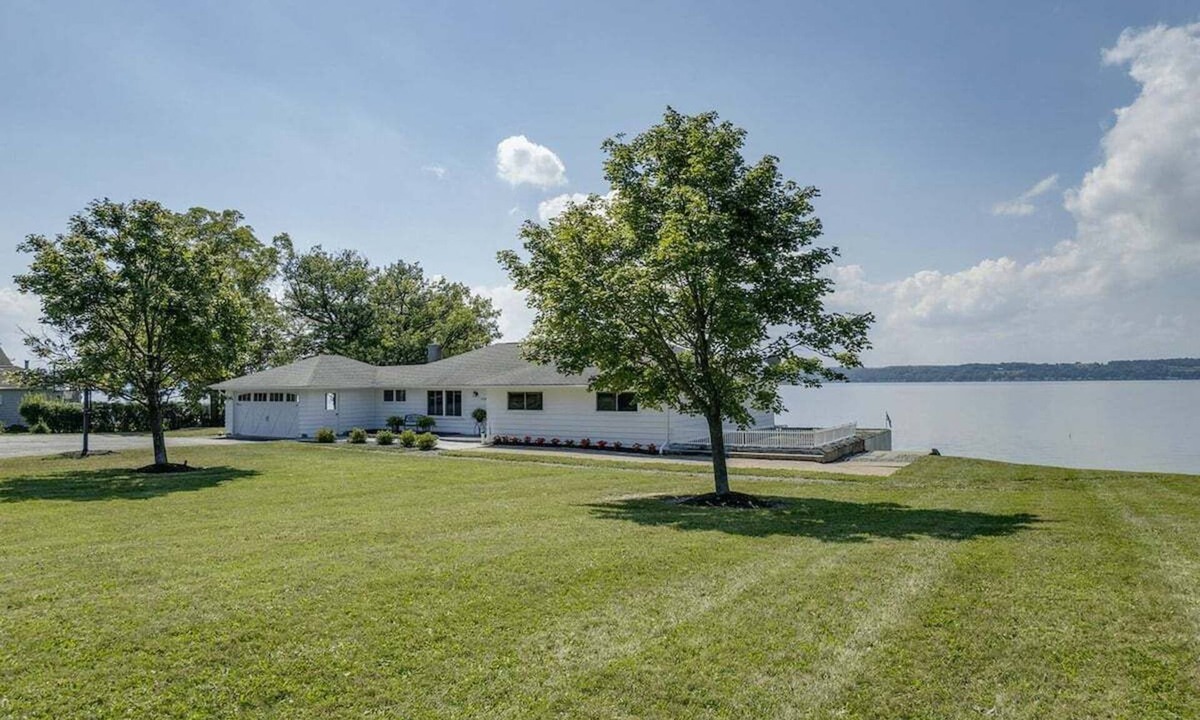 Teall Beach House | Wide Open Views: lakefront home with hot tub