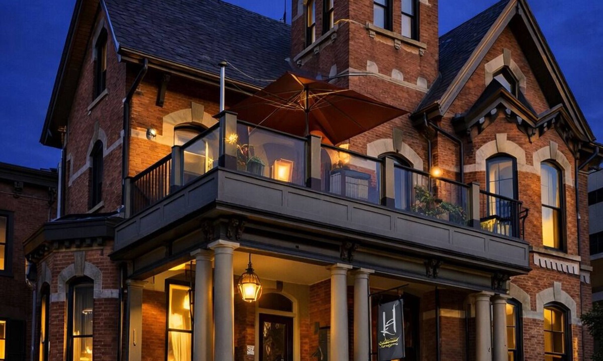Brockville Bed & Breakfast | WidowsPeak B&B