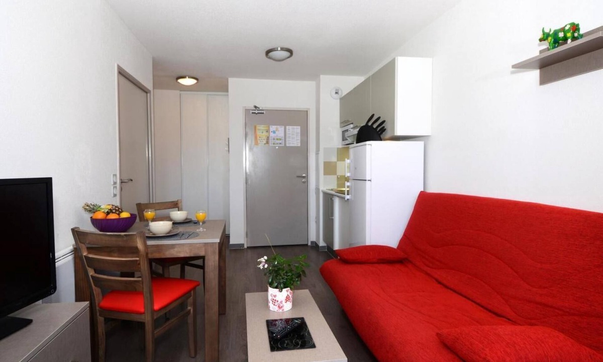 Les Angles Apartment | Wifi, 300m from resort center, fitness, swimming pool, terrace, balcony, tv, ski locker, 38m²