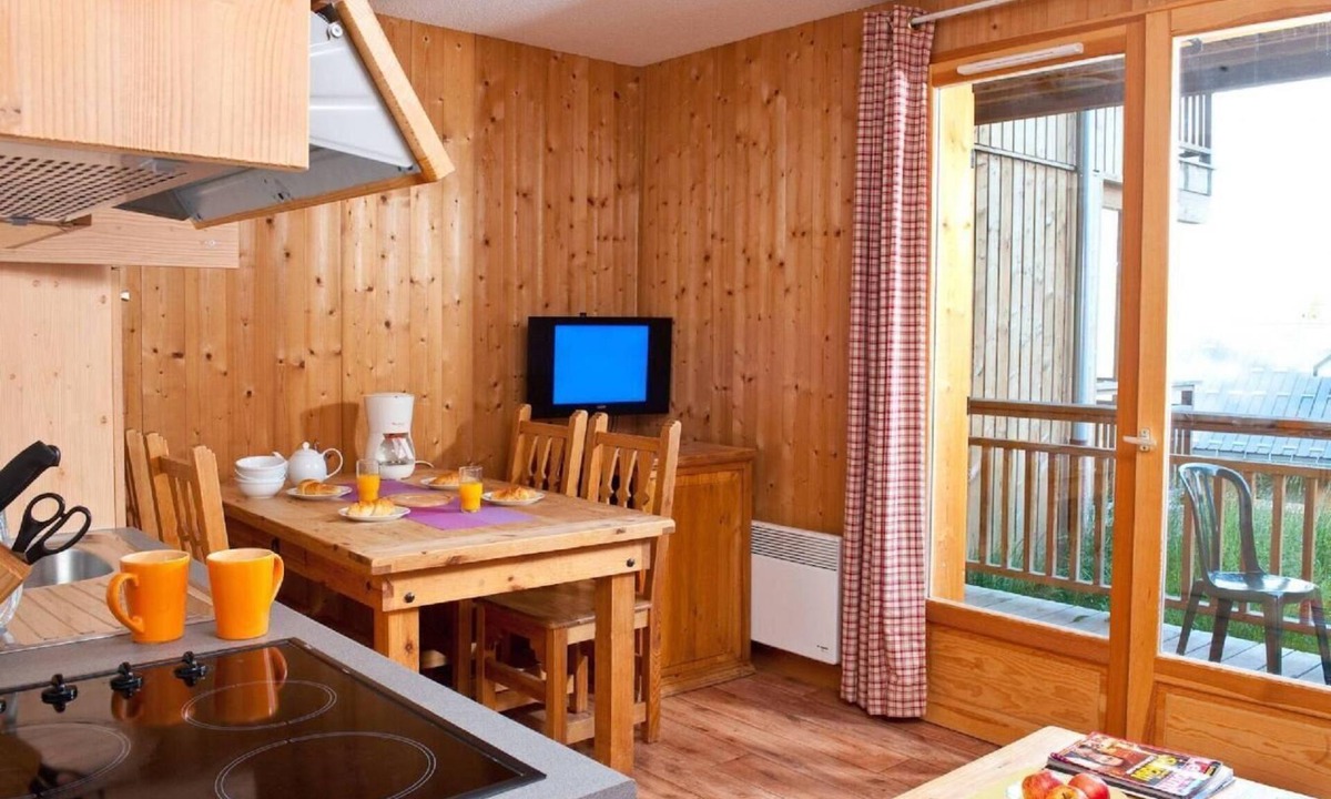 La Feclaz Apartment | Wifi, Ground floor, swimming pool, sauna, terrace, balcony, parking, ski locker, 27m², La Féclaz