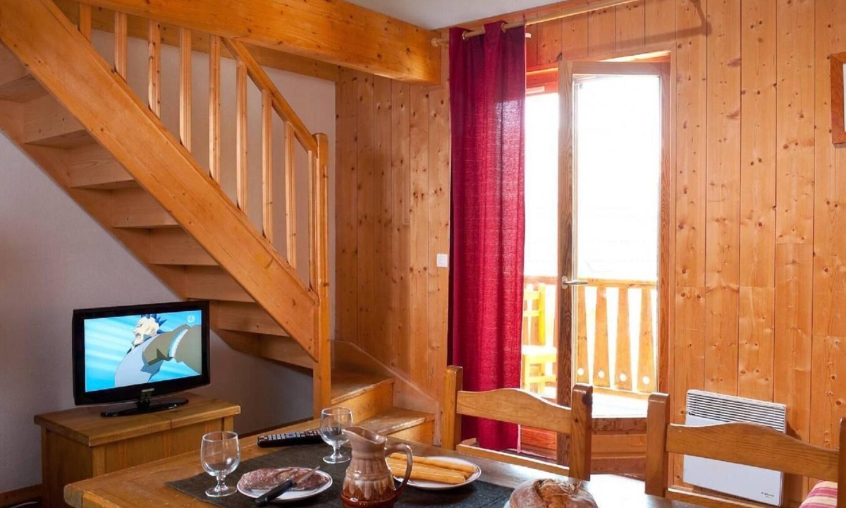 Saint-Sorlin-d'Arves Apartment | Wifi, swimming pool, terrace, balcony, parking, 60-70m², Saint Sorlin d'Arves