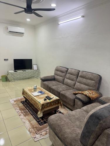 Sungai Seluang House | Wika Homestay