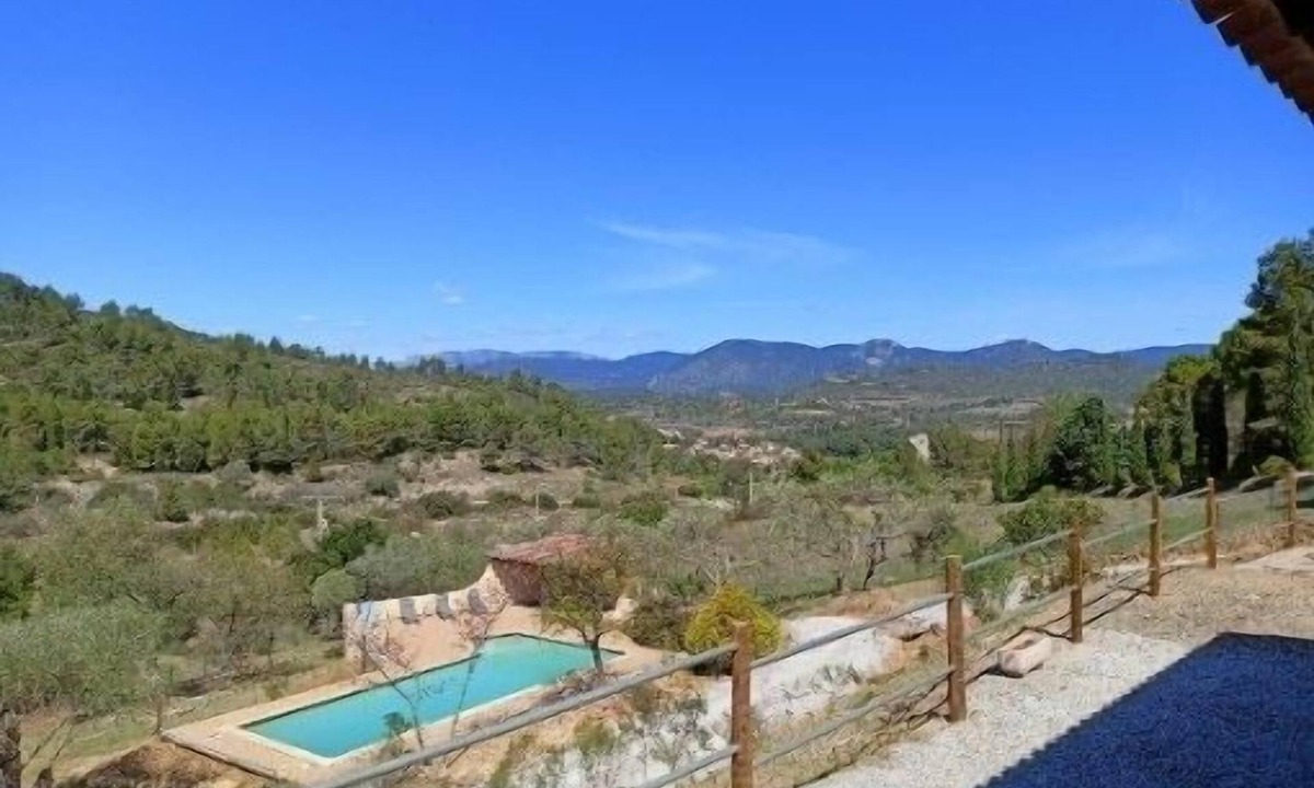 Cessenon-sur-Orb House | Wild and authentic villa