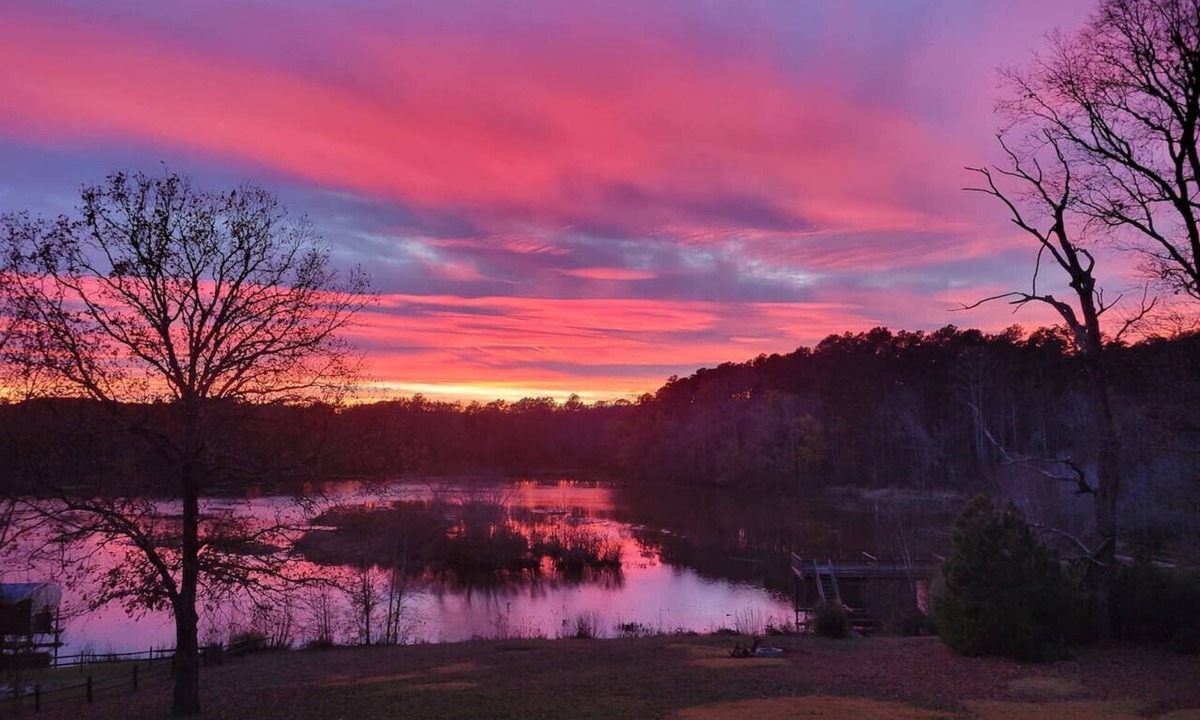 La Crosse Apartment | Wild and Free: Lakefront Oasis on Great Creek!