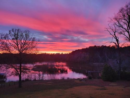 La Crosse House | Wild and Free Lakefront Oasis on Great Creek