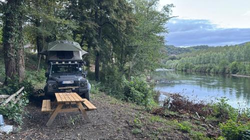 Arnaud-Guilhem Other | Wild Camping am Fluss