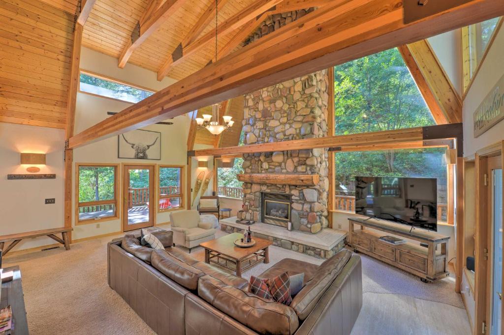 Alpine House | 'Wild Huckleberry Cabin' in Alpine: Fire Pit, Deck