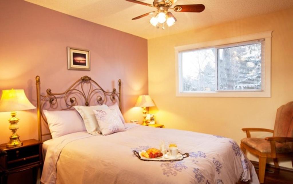 Saskatoon Bed & Breakfast | Wild Rose Bed & Breakfast