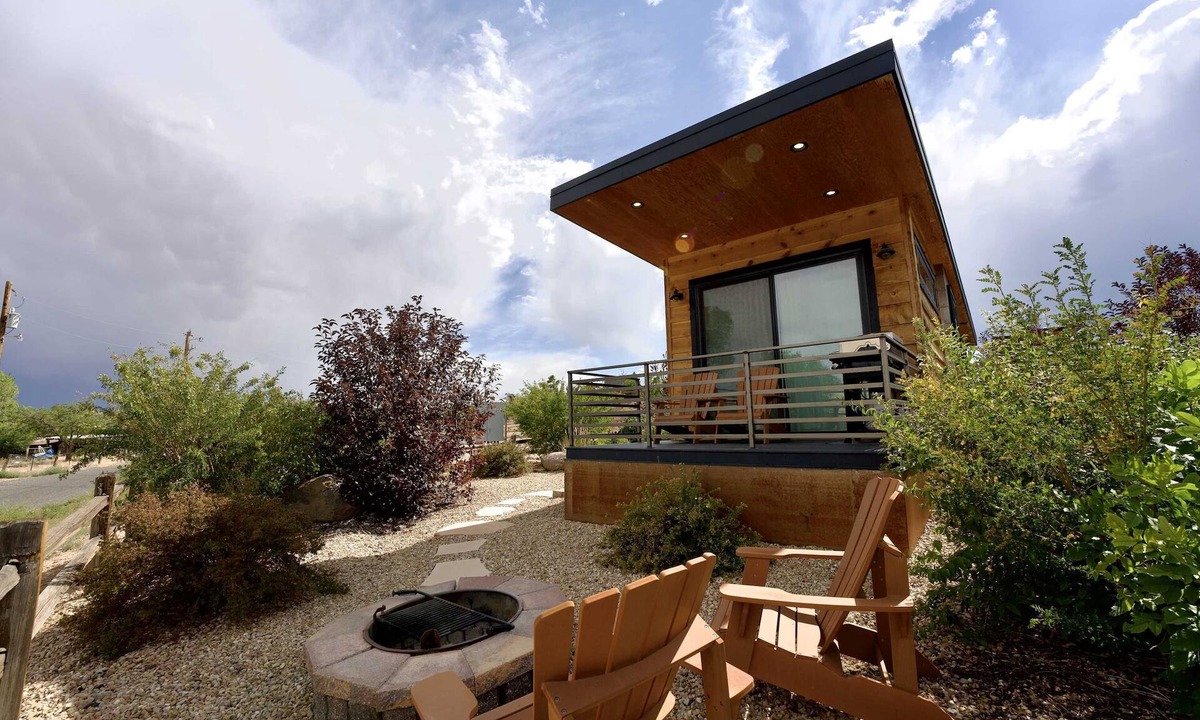 Escalante House | Wild Rose Tiny‑Home Retreat| Scenic Views & Luxury