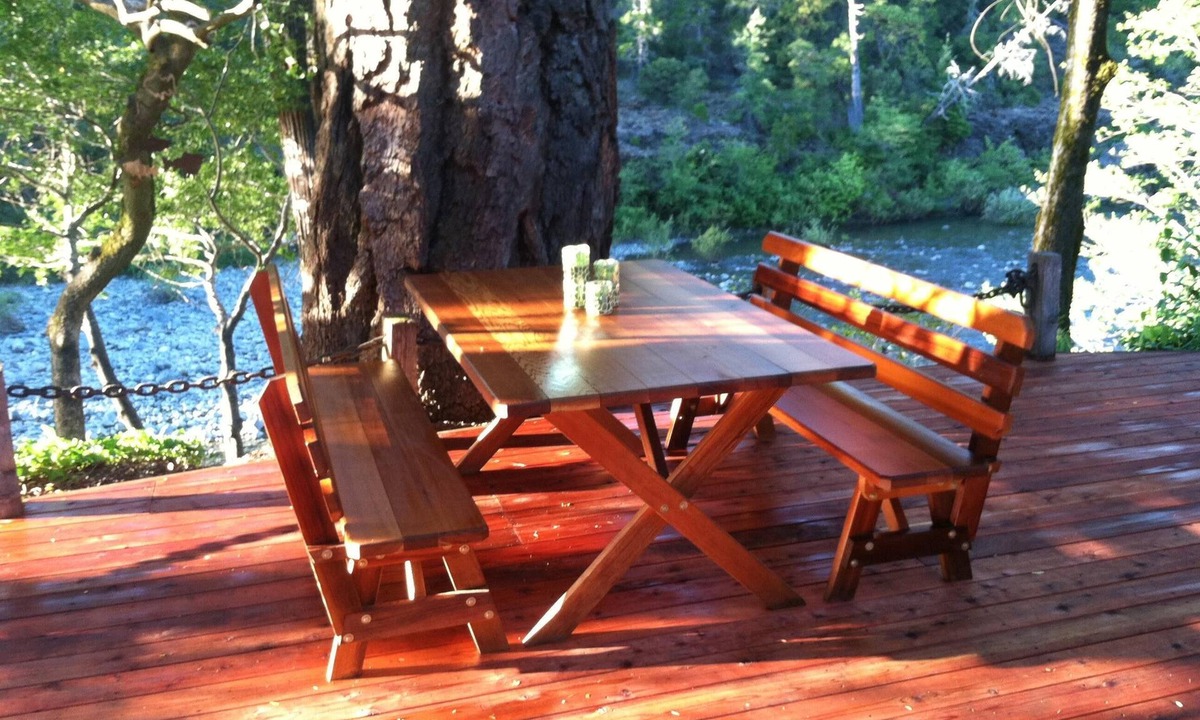 Gasquet House | Wild Smith River Front Home