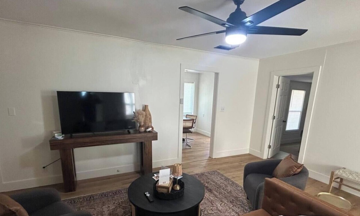 Abilene House | Wildcat Way! 4 Bedrooms | Games! Steps from ACU!