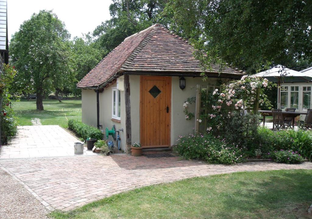 Abbess Roding Bed & Breakfast | Wilderness B&B 3 Self Contained Rooms Nr Sissinghurst