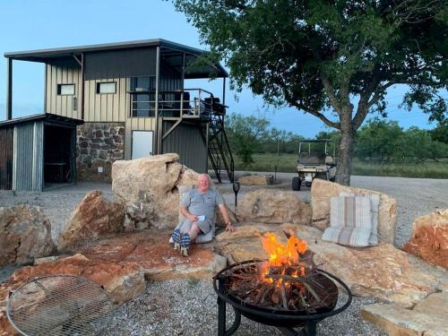 Jacksboro House | Wilderness Cabin Rental Perfect for Glamping in Texas