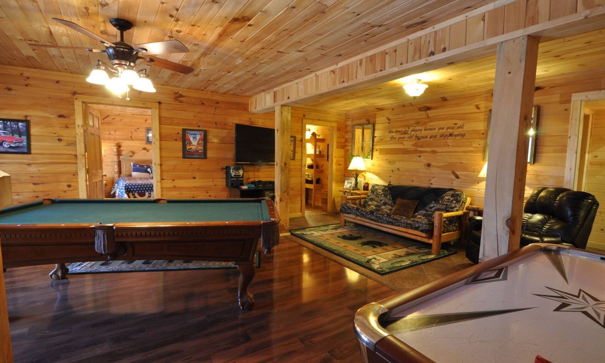 Branson Cedars Cabin | Wilderness Retreat Cabin- Lg Game Room, Private Hot Tub; 1 Mile to Thunder Ridge