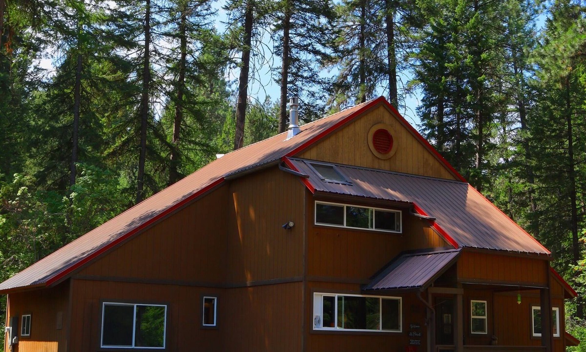 Colville House | Wilderness Setting with lodge/cabin Feel. n