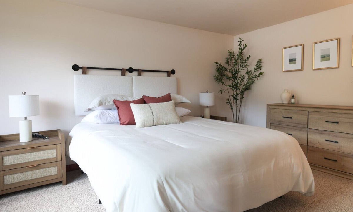 Colville Cabin | Wilderness West Resort Cabin 1