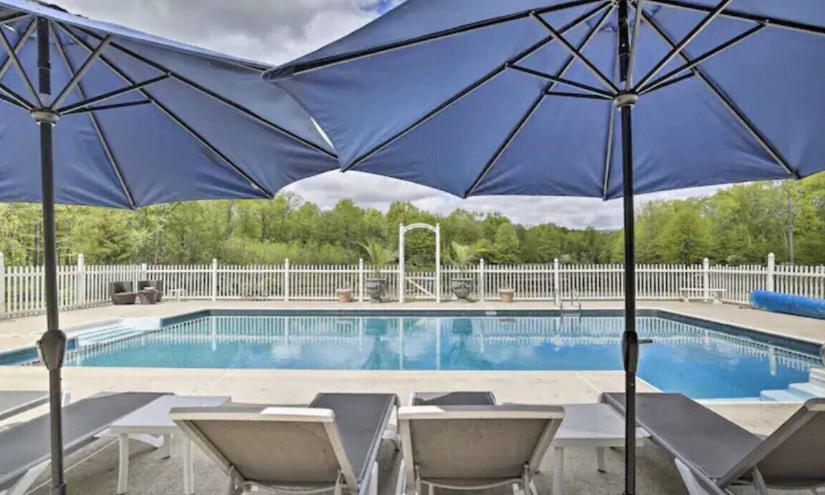 Gardiner House | Wildflower Lotus Farm a Luxurious 5bd Home w/Pool, Firepit and more