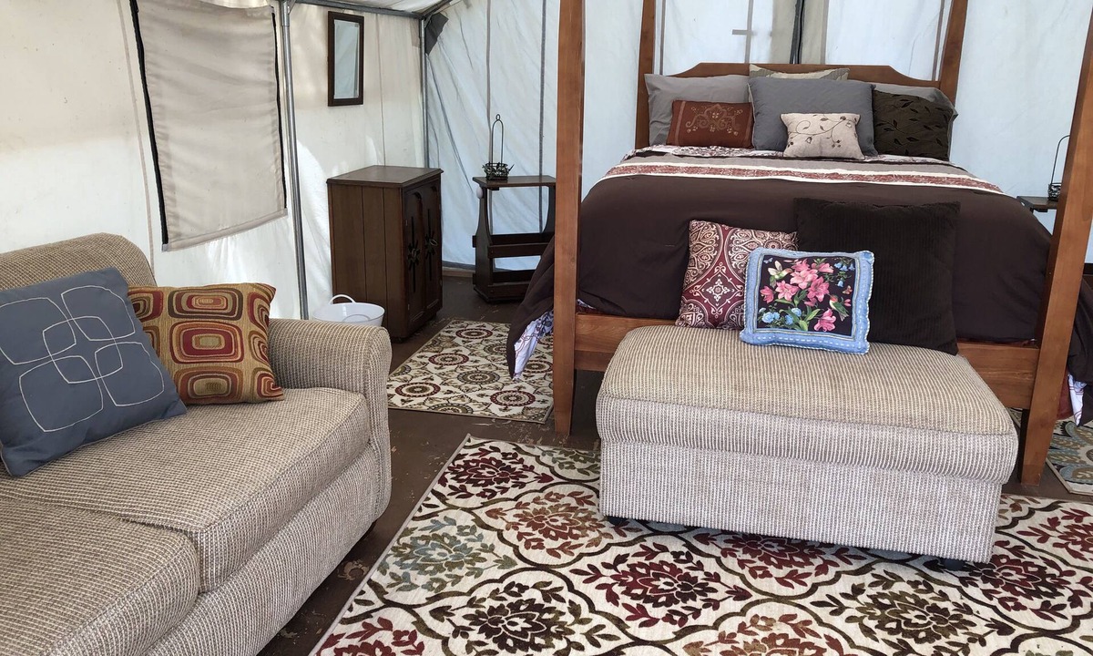 Cave Junction RV Rental | Wildlife, Nature, Glamp 1