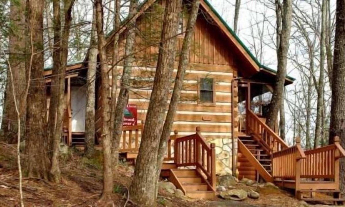 Cosby House | Wildwood Flower - 2 Bedrooms, 1 Baths, Sleeps 6 by RedAwning