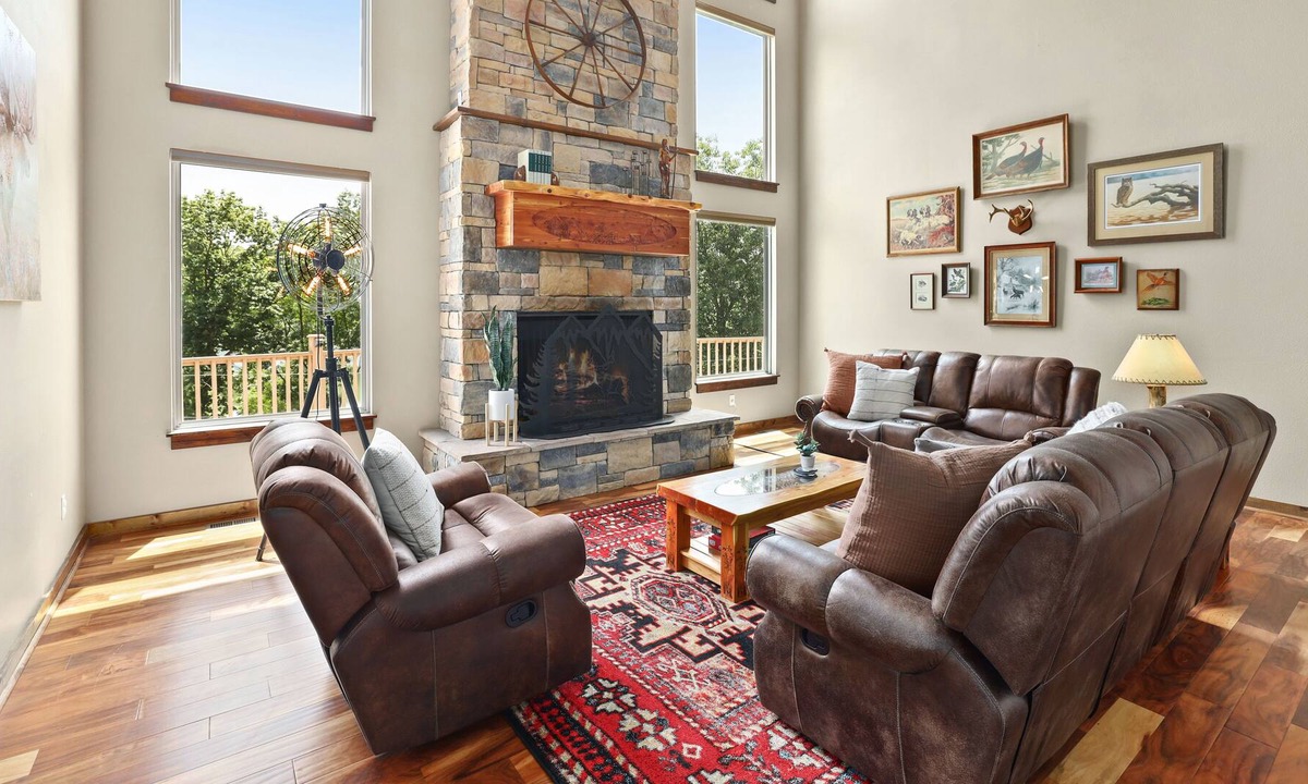Springdale House | Wildwood Lake House - On Beaver Lake