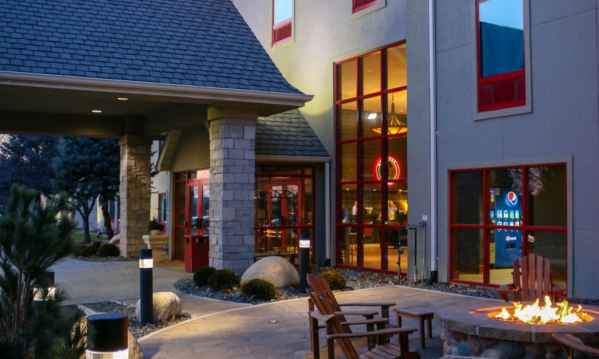 Clive Hotel | Wildwood Lodge