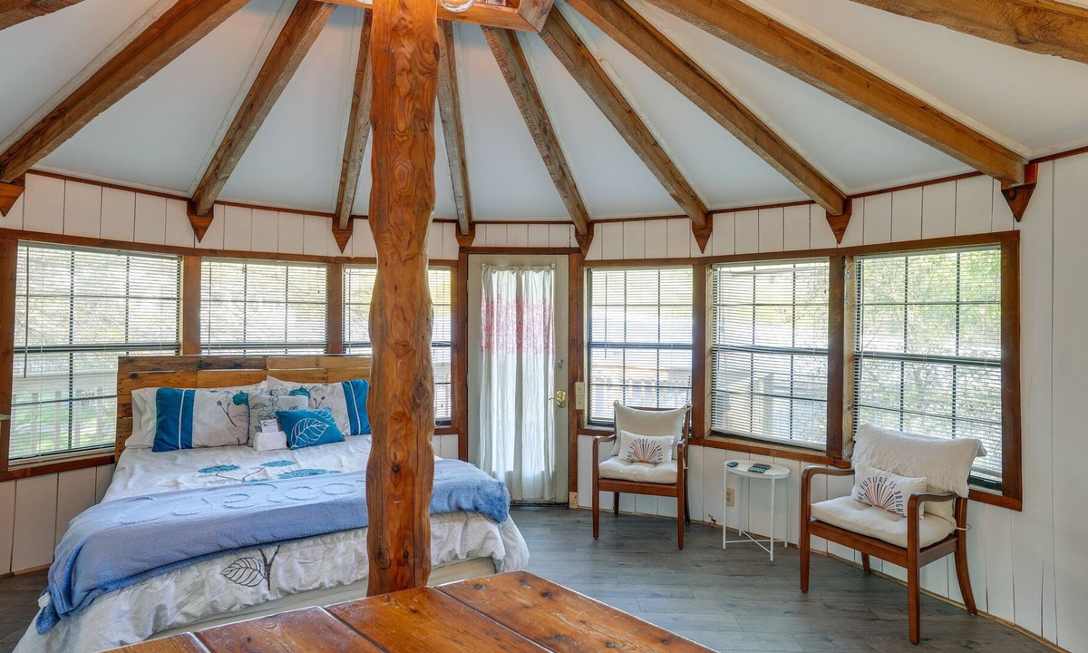 Wildwood Cabin | Wildwood Vacation Rental w/ Fire Pit Access!