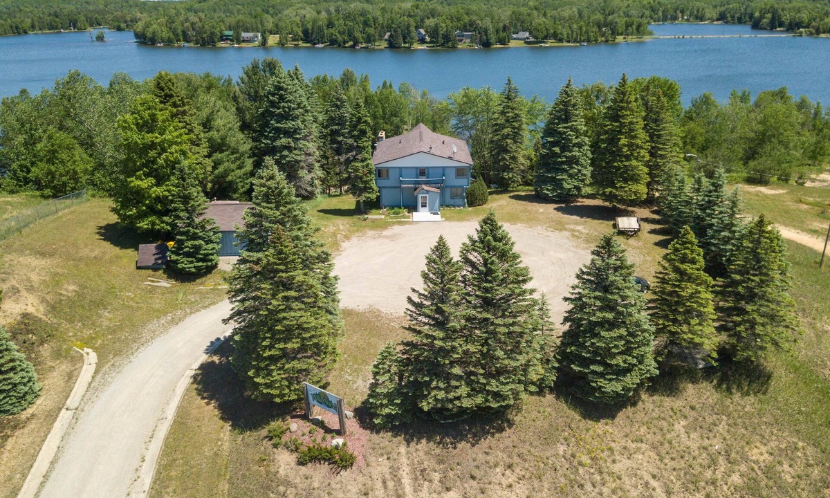 Wolverine Ski Chalet | WildWood Valley Retreat